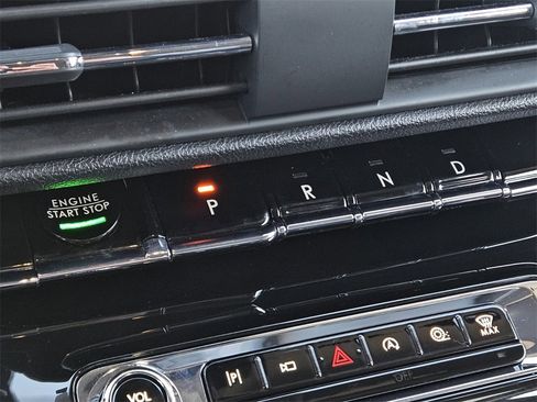 Used 2023 Lincoln Corsair AWD image 20