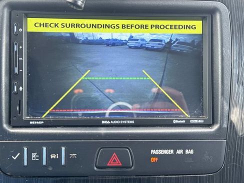 Used 2017 Chevrolet Traverse LT FWD image 31