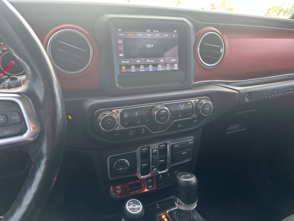 Used 2021 Jeep Wrangler Unlimited Rubicon w/ Cold Weather Group AWD/4WD image 19