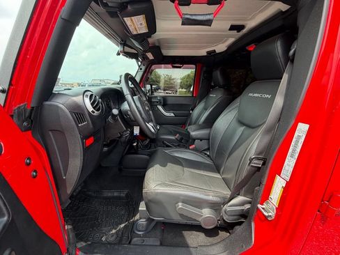 Used 2016 Jeep Wrangler Unlimited Rubicon w/ Dual Top Group AWD/4WD image 2