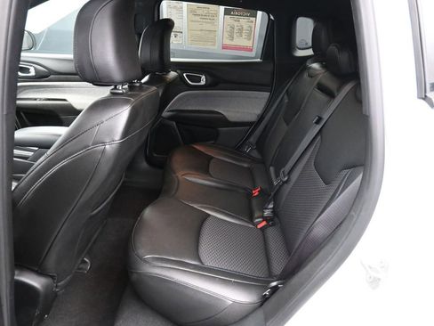 Used 2024 Jeep Compass Latitude image 11