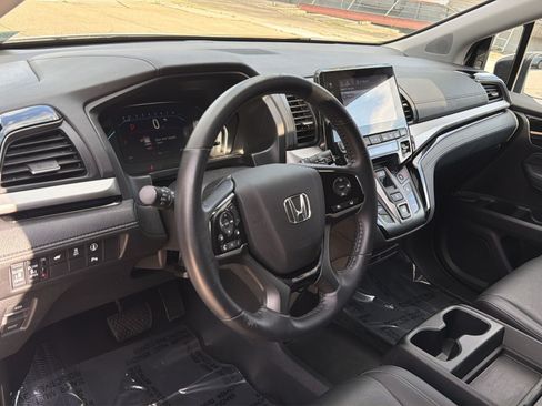Used 2023 Honda Odyssey Touring image 17