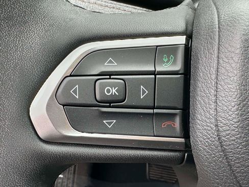 Used 2023 Jeep Compass Latitude w/ Sun and Sound Group AWD/4WD image 21