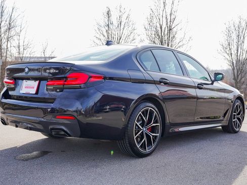 Used 2023 BMW 530e xDrive w/ Premium Package image 10