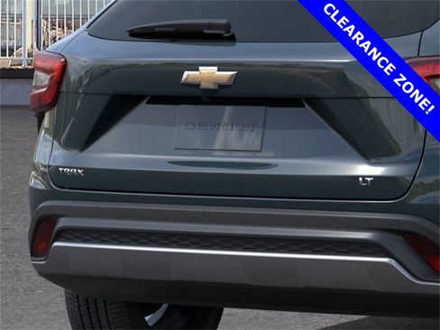 New 2025 Chevrolet Trax LT w/ Driver Confidence Package image 14