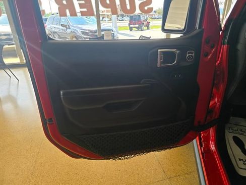 Used 2021 Jeep Wrangler Unlimited Sport AWD/4WD image 9