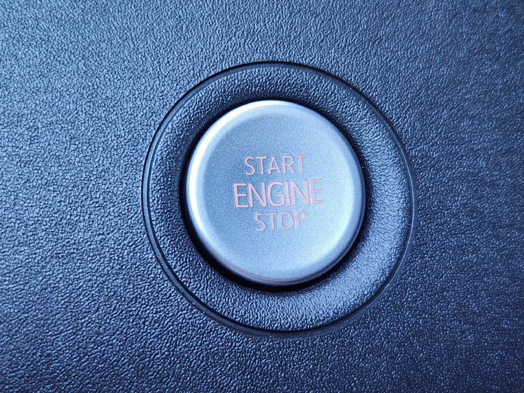 Certified 2024 Volkswagen ID.4 Pro AWD/4WD image 19