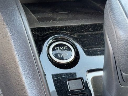 Certified 2025 Nissan Versa SV image 24