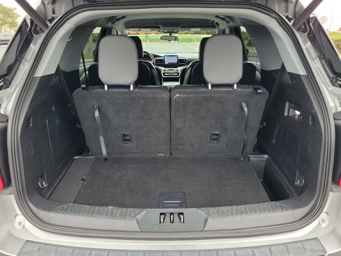 Used 2020 Ford Explorer XLT w/ Equipment Group 202A RWD image 7