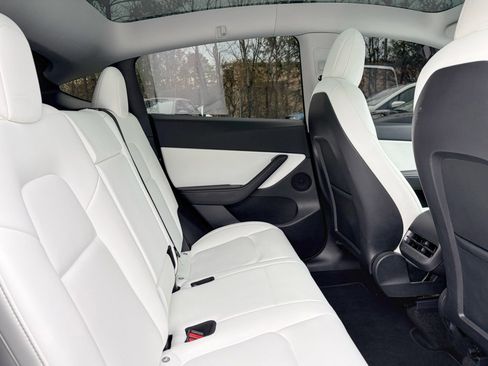 Used 2021 Tesla Model Y Performance image 21