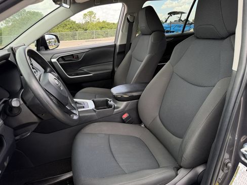 Used 2022 Toyota RAV4 LE FWD image 24
