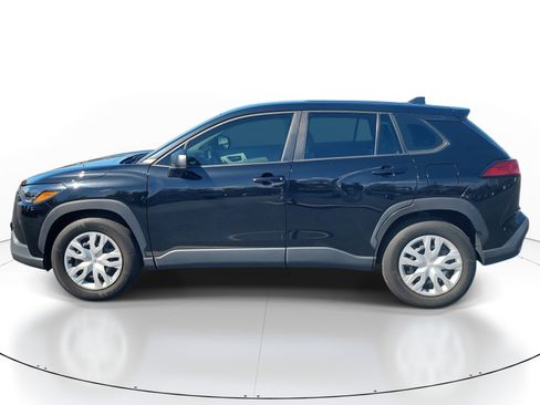 Certified 2023 Toyota Corolla Cross L image 2