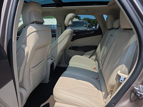 Used 2019 Lincoln MKC Reserve AWD/4WD image 16