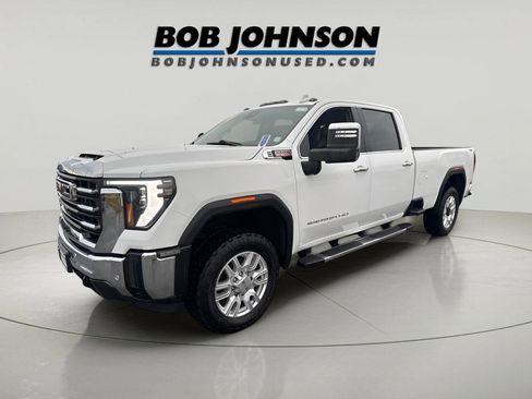 Used 2024 GMC Sierra 3500 SLT w/ SLT Premium Package AWD/4WD image 3