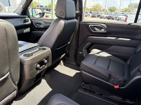Used 2023 Chevrolet Suburban Z71 w/ Luxury Package AWD/4WD image 15