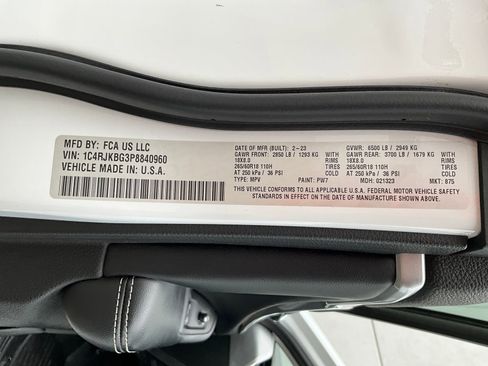 Used 2023 Jeep Grand Cherokee L Limited image 35