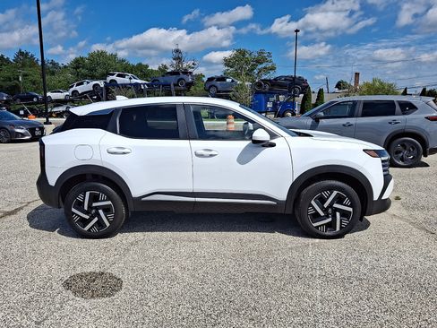 Certified 2025 Nissan Kicks SV w/ Charging Package FWD image 8