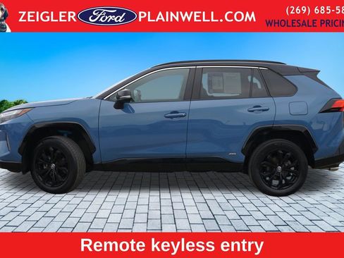 Used 2022 Toyota RAV4 XSE image 2