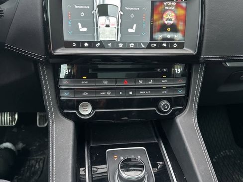 Used 2020 Jaguar F-PACE Checkered Flag image 20