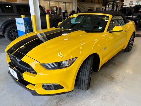 Used 2017 Ford Mustang GT Premium RWD image 5