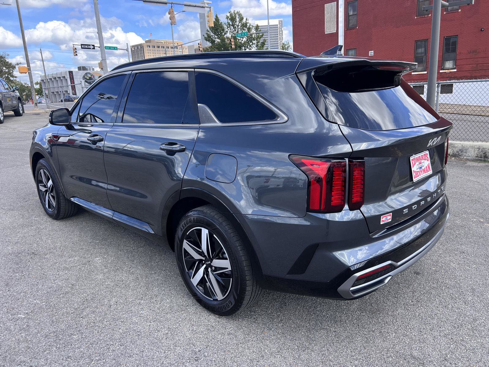 Used 2022 Kia Sorento EX w/ Panoramic Sunroof Package FWD image 34