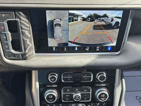 Used 2023 GMC Yukon XL Denali image 37