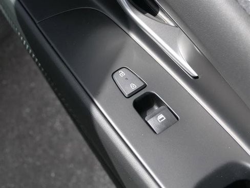 New 2025 Hyundai Elantra Limited FWD image 26