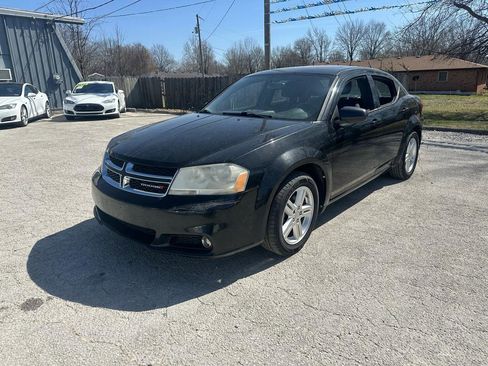 Used 2013 Dodge Avenger SXT image 9
