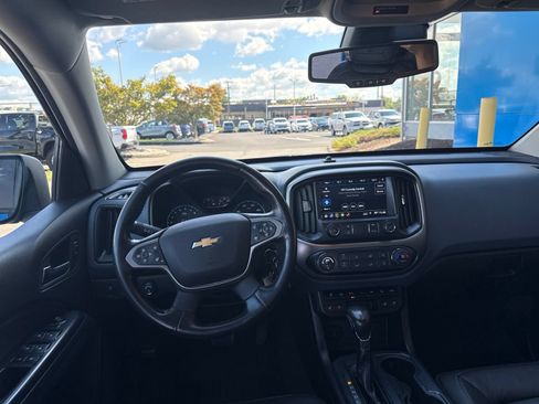 Used 2022 Chevrolet Colorado Z71 w/ Safety Package AWD/4WD image 2