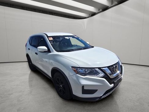 Used 2020 Nissan Rogue S FWD image 9