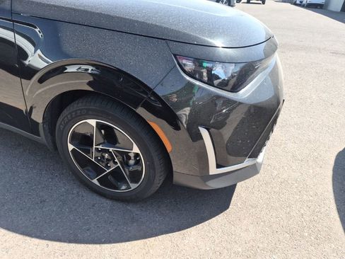 Used 2023 Kia Soul EX image 2