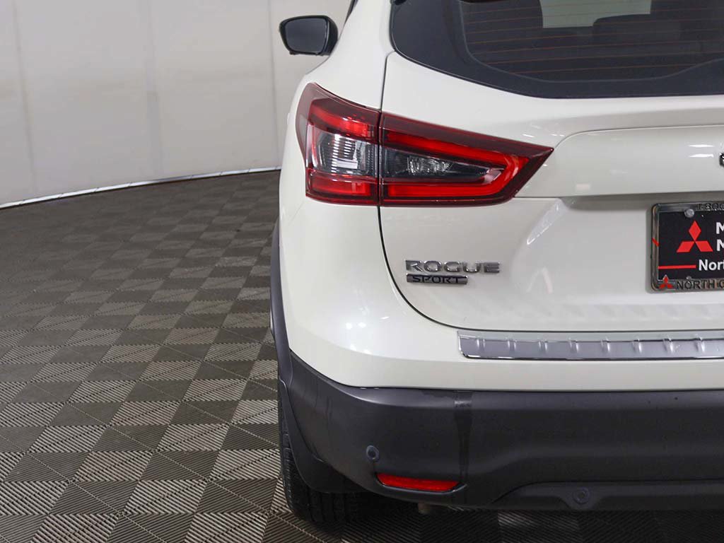 Used 2022 Nissan Rogue Sport SV w/ Technology Package AWD/4WD image 14