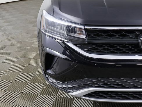 Used 2023 Volkswagen Taos SE w/ Panoramic Sunroof Package image 13