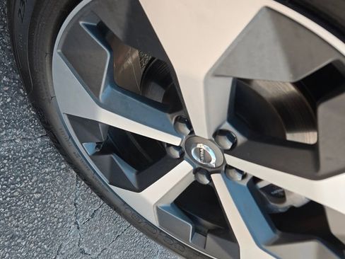 Certified 2025 Volvo XC40 B5 Plus image 7