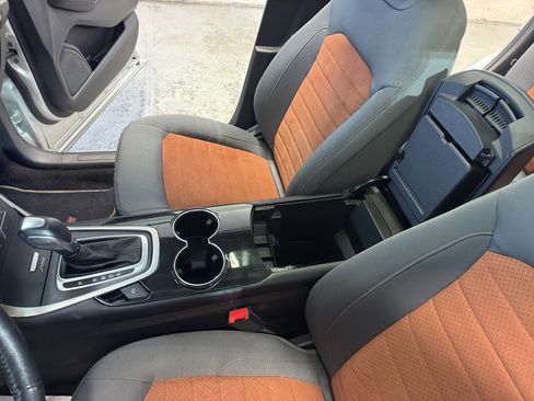 Used 2018 Ford Edge SEL w/ Equipment Group 201A AWD/4WD image 19