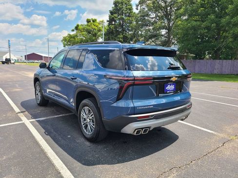 Used 2024 Chevrolet Traverse LT FWD image 4