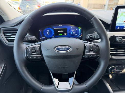 Used 2022 Ford Escape SEL w/ Technology Package image 9