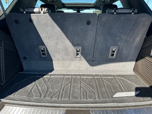 Used 2021 Chevrolet Tahoe Z71 w/ Luxury Package image 17