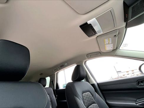 Used 2025 Nissan Pathfinder SV image 13