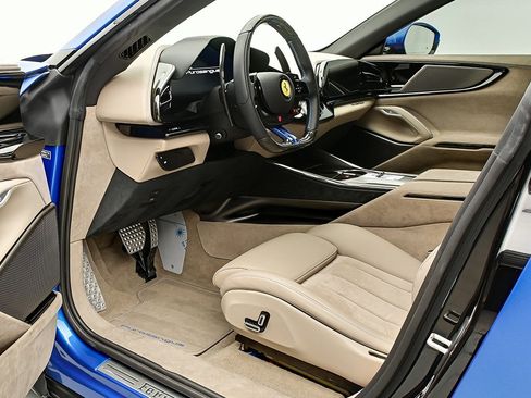 Certified 2024 Ferrari Purosangue image 9