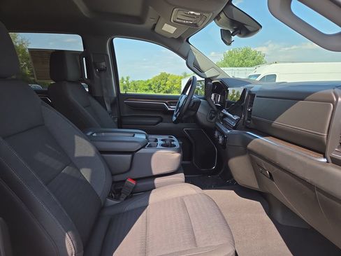 Used 2023 Chevrolet Silverado 1500 LT AWD/4WD image 39