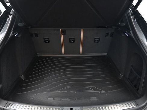 Certified 2026 Porsche Macan AWD/4WD image 25
