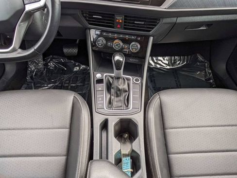 Used 2024 Volkswagen Jetta SE FWD image 19