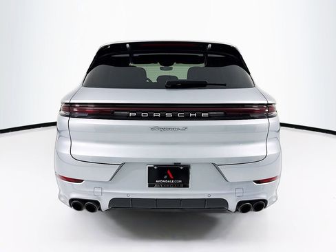 Certified 2024 Porsche Cayenne S AWD/4WD image 6