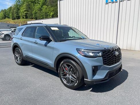 Certified 2025 Ford Explorer ST w/ Sun And Sound Package AWD/4WD image 4