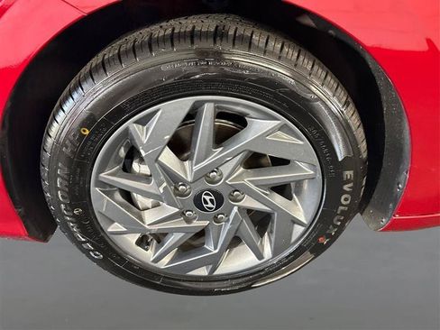 Used 2024 Hyundai Elantra SEL FWD image 22