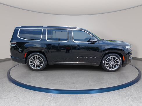 Used 2023 Jeep Grand Wagoneer Series II w/ Flexible Seating Group AWD/4WD image 4