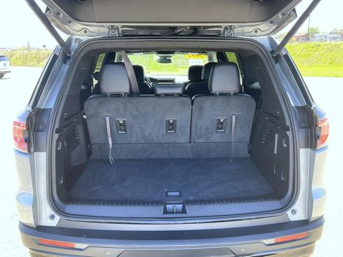 Certified 2025 GMC Acadia AT4 w/ LPO, All-Weather Package AWD/4WD image 22