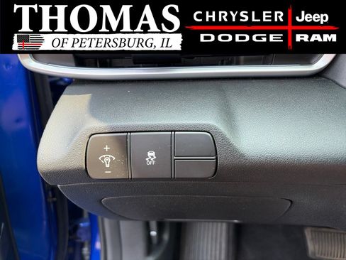 Used 2024 Hyundai Elantra SEL FWD image 12