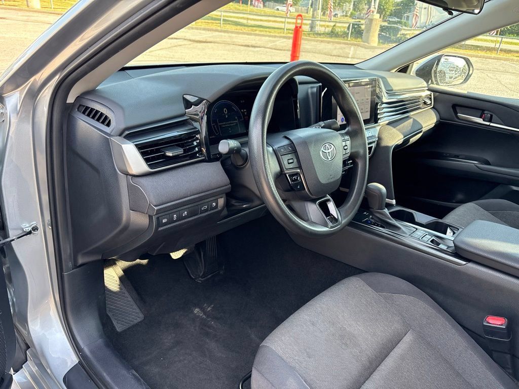 Used 2025 Toyota Camry LE FWD image 34
